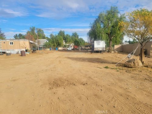 27390 Peach St, Perris CA  92570-8604 exterior
