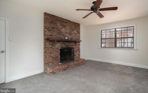 5 Hoot Owl Dr, Erial NJ  08081-9325 exterior