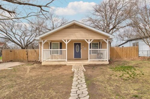 1225 Chambers St, Cleburne, TX 76031-5240