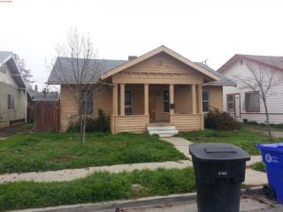 324 Roche St, Porterville, CA 93257-3923