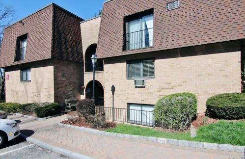 340 Central Park Ave, Scarsdale, NY 10583-1302