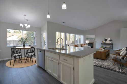 490 Santa Barbara St, Los Banos CA  93635-6324 exterior