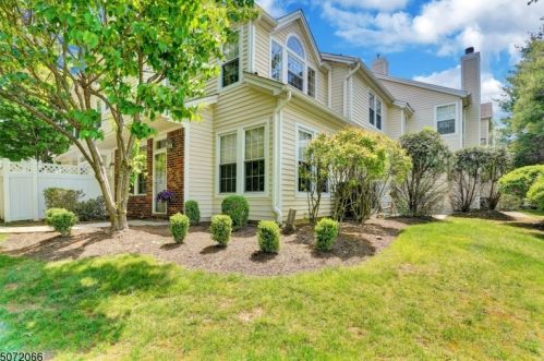 47 Pheasant Brook Ct, Bedminster NJ  07921-2040 exterior