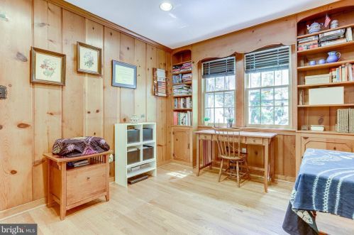 2901 Linden Ln, Falls Church VA  22042-2313 exterior