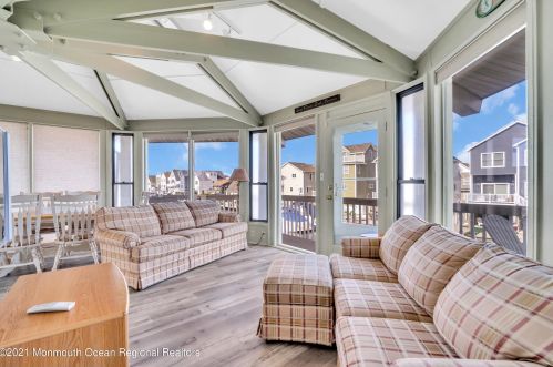 406 Eisenhower Ave, Pelican Island NJ  08751-1625 exterior