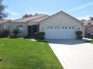 10621 Petalo Dr, Bakersfield, CA 93311-2285