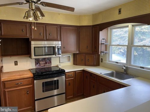 1215 Stratford Ave, Melrose Park PA  19027-3029 exterior