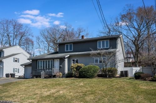10 Overlook Ave, West Paterson NJ  07424-1917 exterior