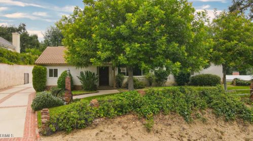 5028 Walmar Ave, La Canada, CA 91011-2436