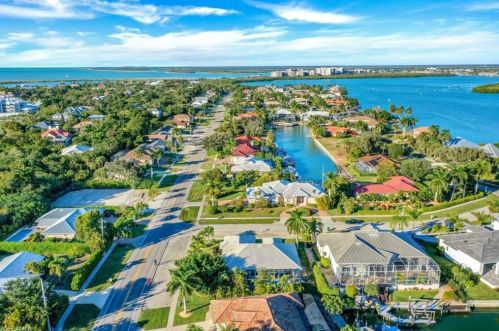 419 Richards Ct, Marco Island, FL 34145-1925