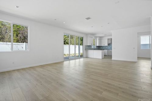 17316 Lemay St, Van Nuys CA 91406-5400 exterior