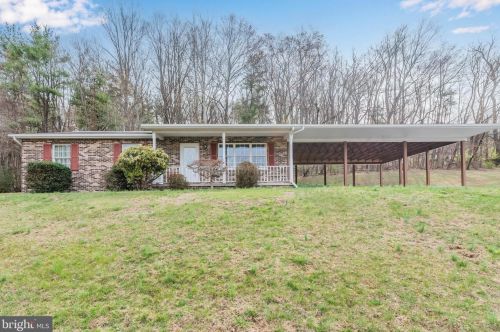1429 Mckeehan Rd, Paradise Park, PA 17068-8540