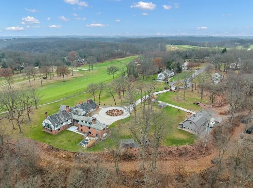 135 Fox Hill Dr, Sewickley, PA 15143-8427