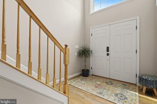 526 Beauregard Dr, Leesburg VA 20175-8924 exterior