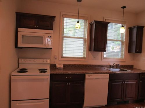 159 South St, Middletown NY  10940-6525 exterior