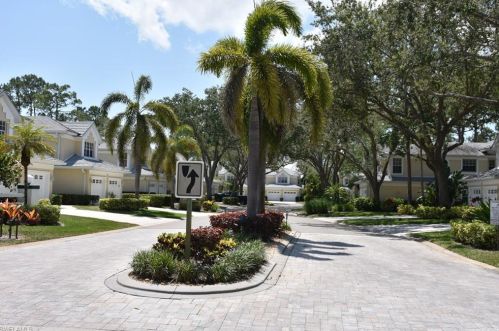 2852 Aintree Ln, Naples FL  34112-9351 exterior