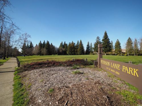 1638 Yardley St, Santa Rosa CA 95403-2397 exterior