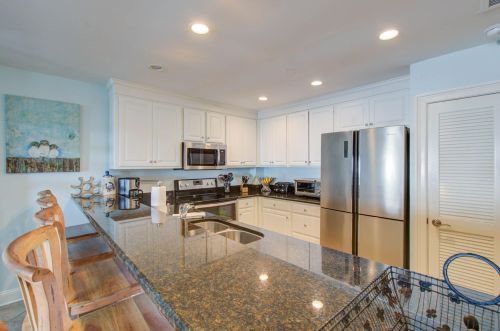 515 Seascape Ct, Isle Of Palms SC 29451-4831 exterior