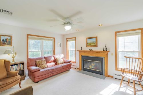 88 Wennington Dr, Poughkeepsie NY  12603-3843 exterior