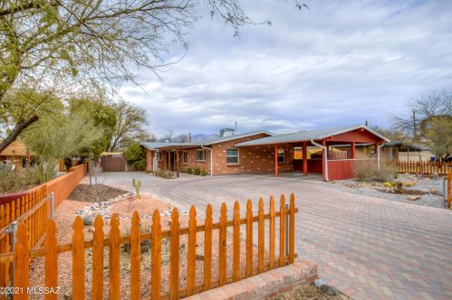 2105 Blacklidge Dr, Tucson, AZ 85719-2848
