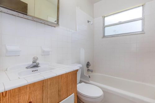 304 Sunset Dr, Sanford FL  32773-4749 exterior