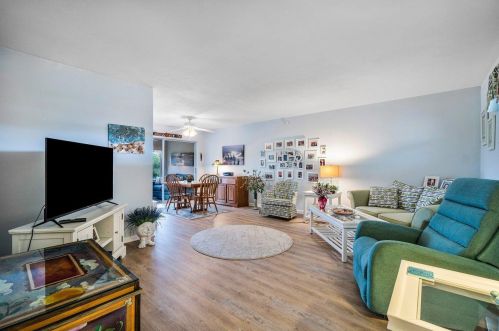 21 Colonial Club Dr, Boynton Beach, FL 33435-8369