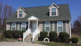 608 Friendway Rd, Greensboro NC  27410-4916 exterior