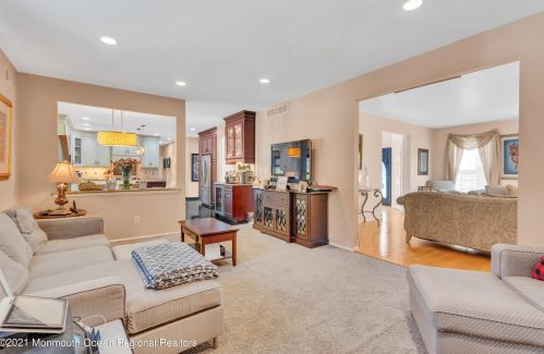 142 Serpentine Dr, Morganville NJ  07751-1400 exterior