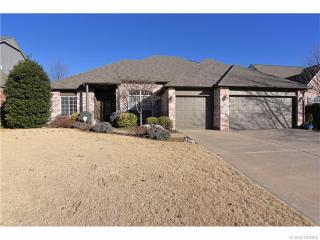8721 98th Pl, Tulsa OK  74133-6261 exterior