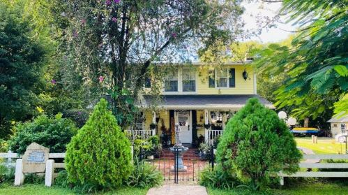342 Central Ave, Orange City, FL 32763-5122