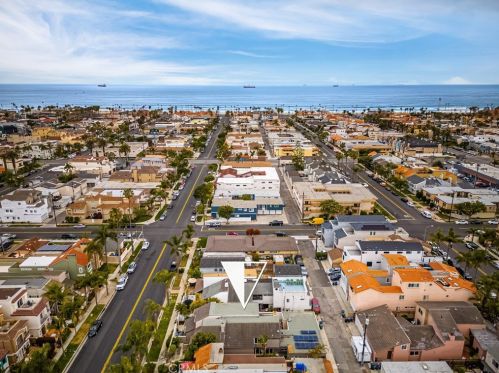 513 15th St, Huntington Beach CA  92648-4045 exterior