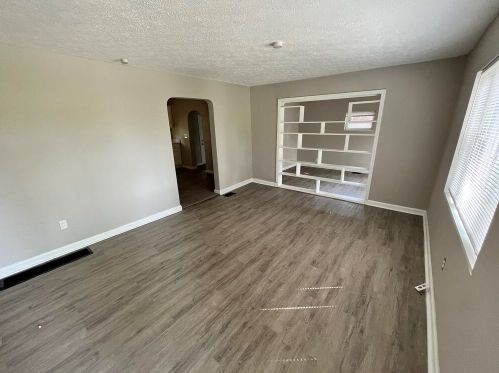 24 Beverly Pl, Florence KY  41042-1702 exterior