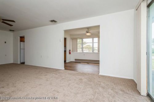 129 Whittier Rd, Bricktown NJ  08724-2404 exterior