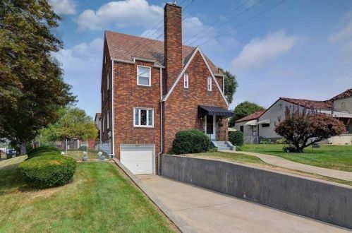 4042 Brownsville Rd, Pittsburgh, PA 15227-3420