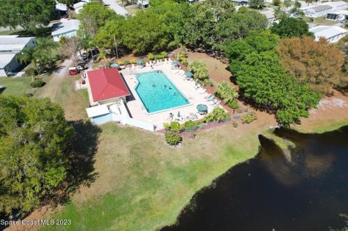 925 Hawthorn Cir, Sebastian FL  32976-7500 exterior