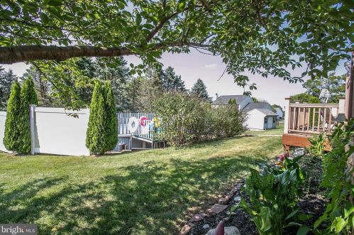 109 Joan Dr, Collegeville PA  19426-1958 exterior