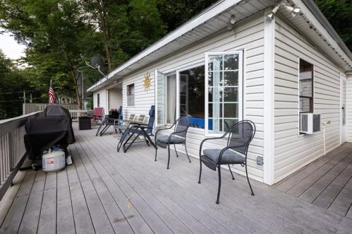 2707 Lakeview Rd, Listonburg, PA 15424-2116