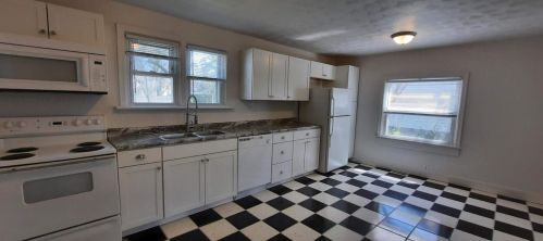 384 Wood St, Wilmington OH  45177-1239 exterior