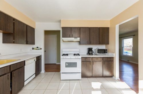 102 Lexington Dr, Dyer IN  46311-1316 exterior