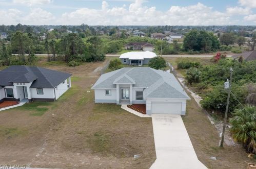3309 26th St, Lehigh Acres, FL 33976-3907