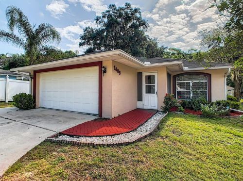 1805 Creekbend Dr, Lakeland, FL 33811-1450