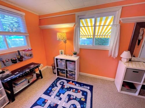 31 Crest Ave, Lincoln RI  02865-3024 exterior