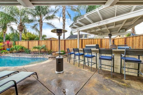 585 Topeka Ln, Vacaville CA 95687-4353 exterior