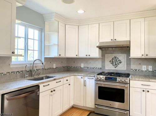 14 Whispering Way, Berkeley Heights NJ  07922-1546 exterior