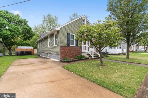 10 Cedar Ave, Berlin Boro, NJ 08009-1302