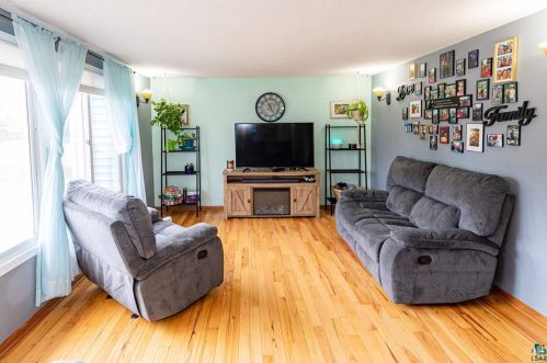 2313 Prospect Ave, Scanlon, MN 55720-2253