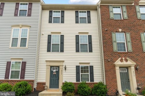 6976 Kona Dr, Gainesville, VA 20155-3322