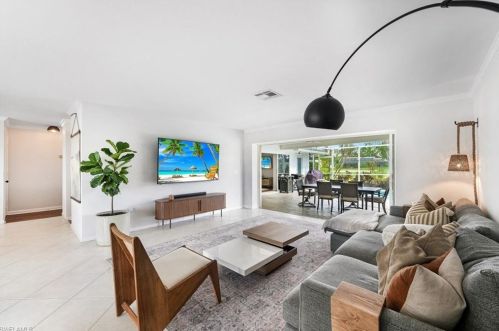 28379 Las Palmas Cir, Bonita Springs FL  34135-6839 exterior