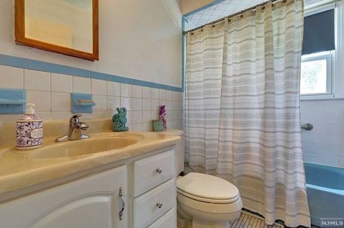 46 Delaware Ave, Dumont NJ  07628-2408 exterior