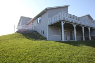 1141 Linden St, Cleveland, WI 53015-1482